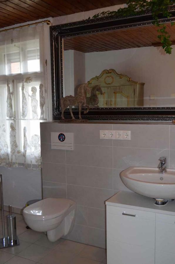 Villa Merzbach - Wohnen Wie Im Museum Mit Komfort Untermerzbach Extérieur photo